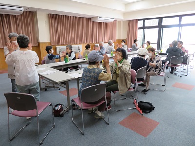 山にっこり会