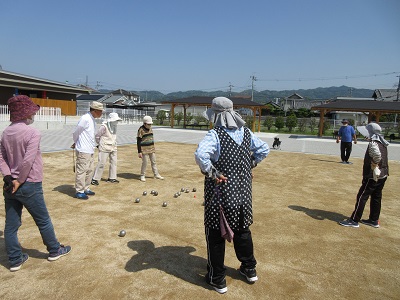 ペタンクでエンジョイ写真1