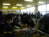 水質実験の様子の画像