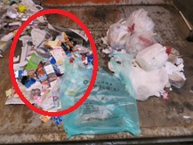 可燃ごみ袋に入れられていた紙類の画像