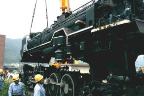 機関車のボイラー部を分離して輸送の画像2